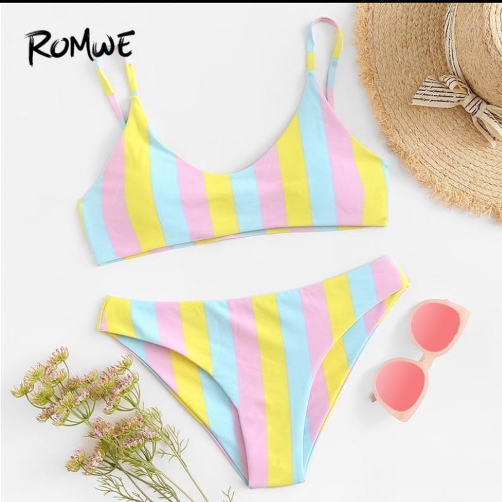 ✨3/$25✨ROMWE Striped Bikini